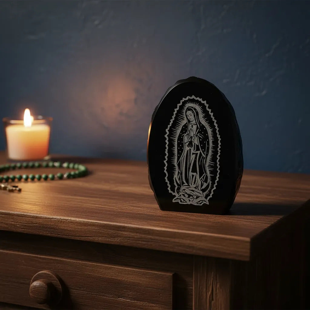 Virgen De Guadalupe En Obsidiana Grabada